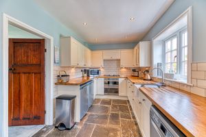 Kitchen- click for photo gallery